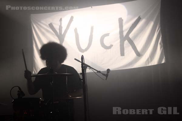 YUCK - 2011-03-11 - PARIS - Point Ephemere - 